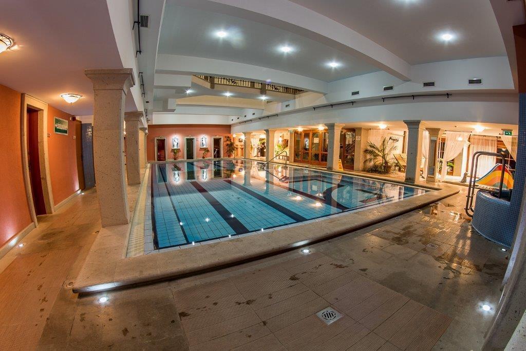 Egri Korona Borhaz Es Wellness Hotel Demjén Eksteriør bilde