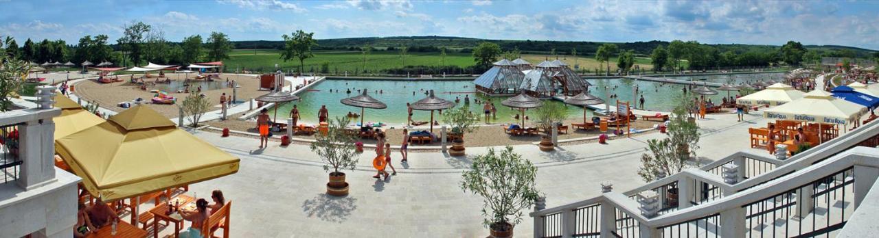 Egri Korona Borhaz Es Wellness Hotel Demjén Eksteriør bilde