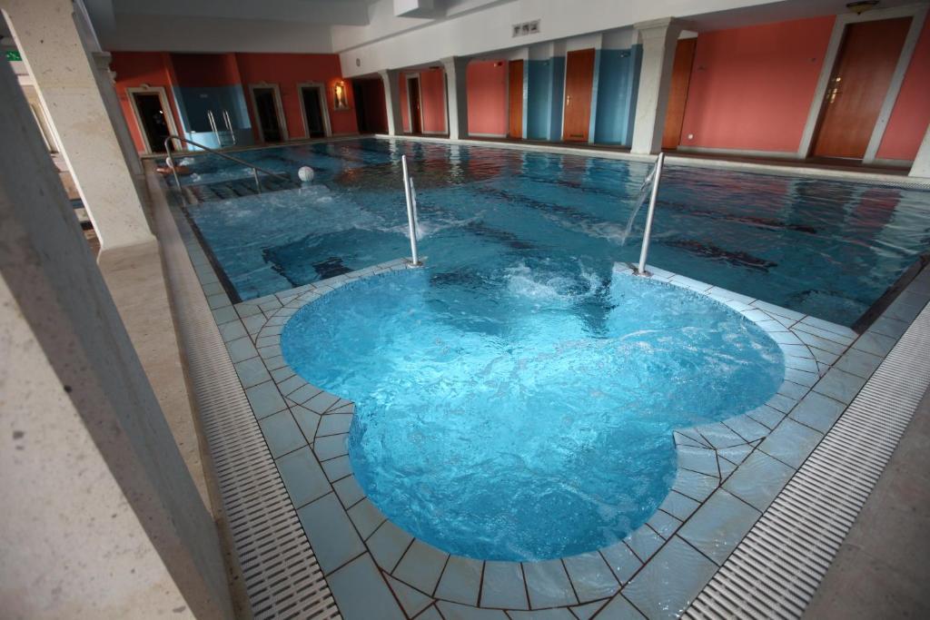 Egri Korona Borhaz Es Wellness Hotel Demjén Eksteriør bilde